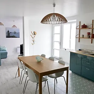 https://bel-appartement-dans-maison-au-bourg.inbrittany.com